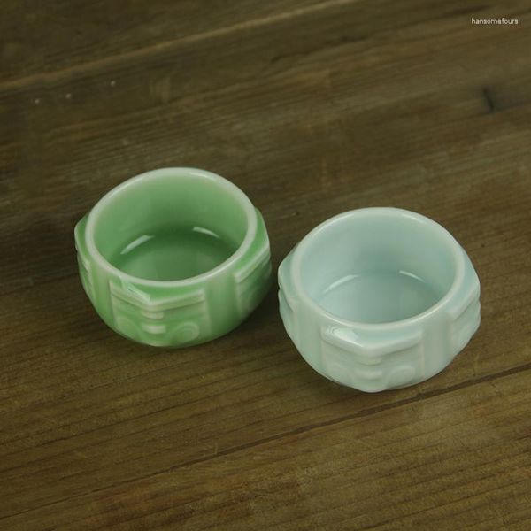 Vasos 6 unids Longquan Celadon Hogar Sala de estar Kung-Fu Accesorios para el juego de té Taza maestra Taza personal Taza de cerámica Relieve Porcelana Teaw