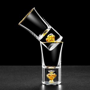 Gobelets Crystal Gild Built In 24K Gold Leaf Sake Liquor S Distributeur de verre Vodka Spirit Sheezer Petits verres à vin Strong Drink Cup 230413
