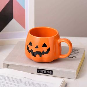 Tumblers Halloween Waterfles keramische beker cartoon pompoen grimace leuke decoratieve accessoires koffie H240425