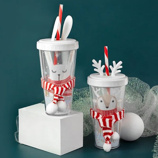 Gobelets Tasse de paille en plastique avec couvercle Double couche Bubble Tea Bouteille d'eau réutilisable Bureau à domicile Elk Rabbit Drinkware Cadeaux de Noël mignons 231216