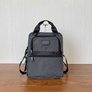 Bag du sac de créateur de la série Tumibackpack de marque Tumibackpack |McLaren Mens Small One épaule crossbody backpack coffre sac fourre-tout B14L 16YJ