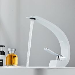 Fauce de salle de bain Tuqiu Modern Chrome White Bathroom Bathin Basin Basin Basin Basin robinet monocyle