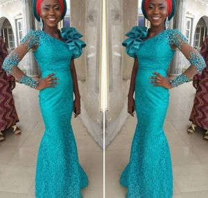 Turquoise Long Aso Ebi Robes de soirée avec une manches longues Robes de tapis rouge perlé avec de grandes fleurs d'épaule Party sur mesure 5808355