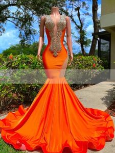 2023 Arabische prom -jurken luxueuze kralen kristallen Rhinestone oranje Deep V nek avondjurk zeemeermin formele feestjurken open terug gw0210