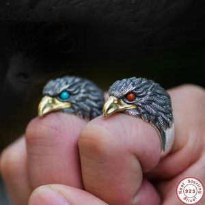 Twee kleuren punk dierenring 925 Sterling zilveren kleur adelaar hoofdringen voor mannen mannelijke semi -beurzende stenen heren sieraden rood groen240412