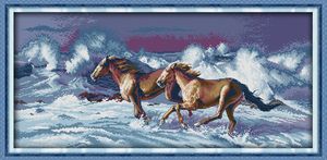 Twee galopperende paard in de sneeuw Decor schilderijen, handgemaakte kruissteek ambachtelijke gereedschappen borduurwerk handwerken sets geteld afdrukken op canvas DMC 14CT / 11CT
