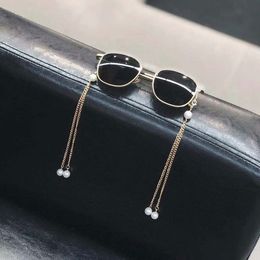 Dos piezas de gafas de sol de moda más nuevas, gafas, decoraciones colgantes de Metal, perlas artificiales con lazo antideslizante de gel de silicona