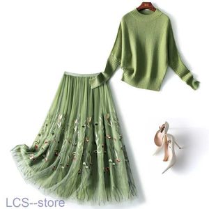 Tweedelige jurk 2021 herfst winter lange mouw ronde hals groen effen kleur gebreide trui + tule bloemen borduurwerk rok past 2-delige set 21n01zl3358
