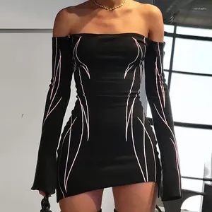 Tweedelige jurk 2023 Leerlijn voor lente dameslijn bedrukt een schouder strakke wikkel hippaneel lange mouw sexy pittig meisje korte rok