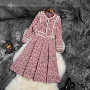 Robe de deux pièces 2024 Tweed Ruy Ruine de haute qualité costume deux pièces pour femmes à manches longues veste + veste sans manches