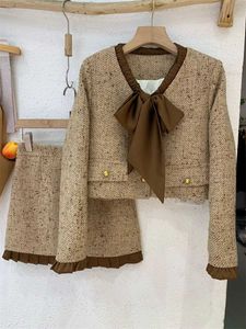 Tweedelige kleding 2024 Vintage Little Parfum Tweed Tweed Tweed Dames Crop Top Wool Jacket+Mini Rokset Zoete tweedelige SETC240407