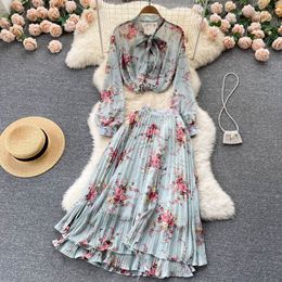 Tweedelige jurk Chiffon Sundress met geplooide rok lange mouw shirts sets 2 bloemen zomervaarder vaze bovenste pakken vakantievrouwen kleding 230509