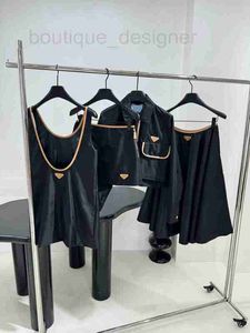 Tweedelige kledingontwerper 2024 Nieuwe mode Safari -stijl Zakken Loose Streetwear Jacket Women Rapel Lange Mouw Contrastlijn Patchwork Korte Design Coat 56TK