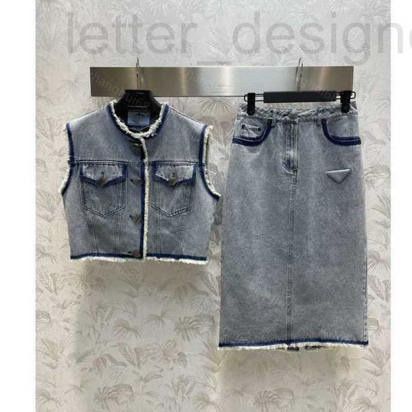 Deux pièces robe designer 23ss jupe ensemble vêtements pour femmes laver à l'eau pour faire vieux vintage cheveux courts bordé Denim gilet sans manches taille haute denim demi-ensembles a1 TDJV