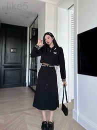 Tweedelige jurk Designer merk Netizen 2023 herfst nieuwe uit de taille korte trui elastische split lange rok set damesmode 78GN