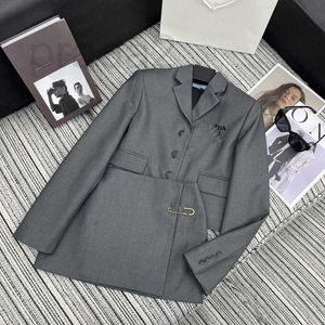 Tweedelige kledingontwerper lente/zomer elegante borduurbrief flip kraag pak jas met hoge taille halve rok set x42c