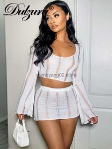 Robe Deux Pièces Dulzura Femmes Tricoté Sexy Y2K Tenues Crochet 2 Pièces Ensembles À Manches Longues Évider Crop Top Taille Haute Mini Jupes Costume Assorti T230510