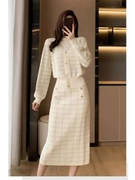 Tweedelige jurk Elegante halve coltrui geruite truien topslim hoge taille gebreide rokken 2 sets dames streetwear trui trainingspak 231016