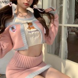 Tweedelige jurk Ensembles de jupes de style Lolita pour femmes vest en tricot brode d'ours mignon mini pull jupe douce 231206