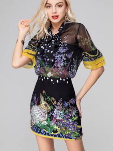 Vestido de dos piezas Traje de moda cuello alto arco rebordear hecho a mano tendencia diseño de moda serigrafía traje superior de lentejuelas falda ultracorta conjunto de dos piezas