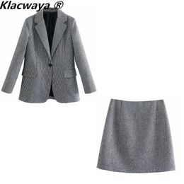 Robe deux pièces Klacwaya femmes mode deux pièces ensemble Vintage simple bouton à manches longues à carreaux Blazer femme taille haute a-ligne jupe costume 230927