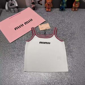 Tweedelige kleding Mi24 Girl -stijl Diamant letter kleurblokontwerp dunne schouderband kort gebreide tanktop
