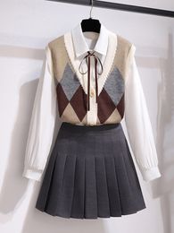 Robe de deux pièces Preppy Y2K Trois ensembles pour femmes tenues coréennes Blouseretro Plaid tricoté jupes plissées automne hiver vêtements 230830