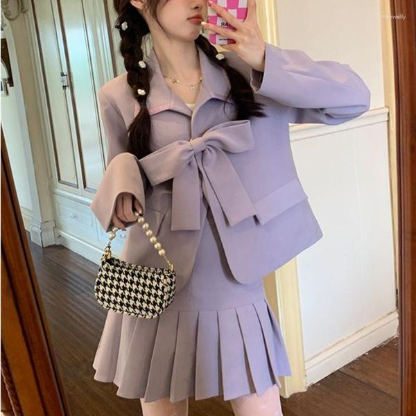 Vestido de dos piezas Púrpura Beige Blazer Falda Traje Mujeres 2023 Otoño Moda coreana Estilo universitario Lindo arco Top Plisado Mini 2 Set