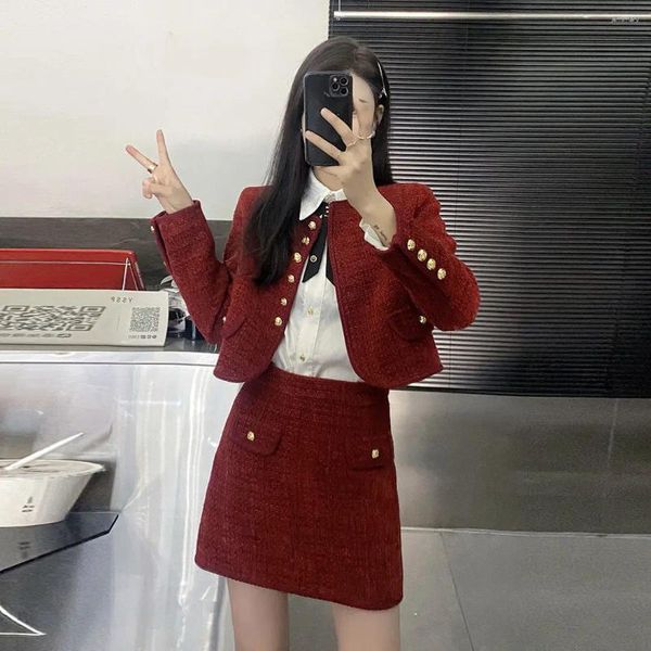 Vestido de dos piezas de lana roja elegante traje de mujer chaqueta falda conjunto otoño e invierno estilo oficina dama abrigo una línea de dos piezas