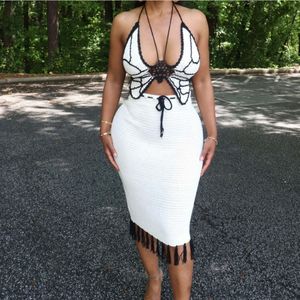 Tweedelige jurk sexy 2 -delige hand gehaakte jurken sets voor vrouwen vlinder verbindingsbanden Crop tops Drawstring Tassel maxi rokken Summer Beach Suits 230815