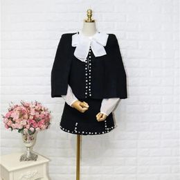Tweedelige jurk met kleine geur, zwarte tweedpakken, herfst dames, lange mouwen, kralenmantel, jas, wit overhemd, minirokken, 3-delige sets 231211