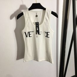 Tweedelige jurk Lente/zomer Populaire mode Veelzijdige tanktop met letterprint en vaste brede schouders voor binnen- en buitenkleding