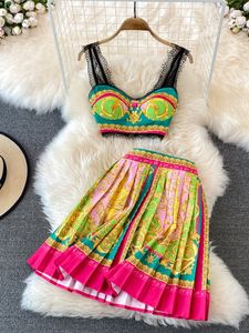 Tweede stuk jurk zomermode sets dames mouwloze beker gewatteerde kanten stiksel crop top retro print mini geplooide rokken pak 230209