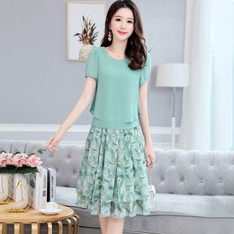 Tweede stuken Summer Women Office Tweede stuks sets Casual T -shirt met korte mouwen en bloemenchiffon midi rok vrouwelijke rokken suit 4xl e66 230421