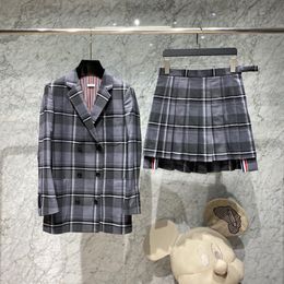 Vestido de dos piezas TB Marca Trajes de falda a cuadros Conjunto Chaquetas de lana Faldas plisadas Señoras Moda coreana Blazers Niñas JK Uniforme Abrigos 230306