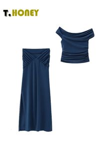 Tweedelige jurk Tellhoney Women Fashion Off Shoulder Mouwloze Crop Tops Elastische taille Hoge rok Lady Plees Solid Color Suit 230410