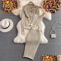 Robe de deux pièces femmes 3 set automne coréen de style coopéra tempérament costume à plaid cardigan tricot à fond Camisole Jirt 220915 Drop D Otwq0