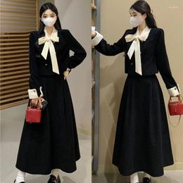 Vestido de dos piezas Otoño de mujer Talla grande Vintage Pequeño Traje de pajarita fragante Una línea de media falda Conjunto Estilo Hepburn
