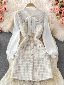 Tweedelige kleding dames tweedelige set Koreaanse mode bowtied kraag witte blouse en spaghetti -riem met één borsten mini tweed jurk pakken 230303