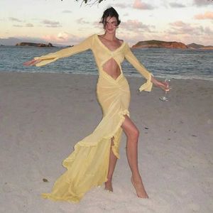 Tweede stuk jurk gele pure strand vrouwen mode lange mouw slanke maxi avondjurken zomer zomer sexy holle out ruch 2024 Q240511