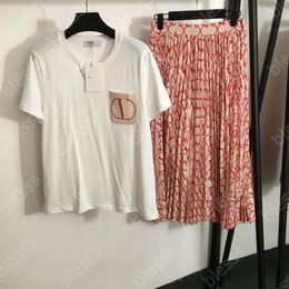 Set de dos piezas Set de vestir para mujeres VA Diseñador de camisas de diseño Falda y set de lujo diseñador de lujo camisetas de cuello redondo de cuello redondo Whitedress algodón -18