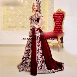 Two Pieces Albanees Prom Dress A Line 2021 Velvet Appliqued Kant Arabisch Avondjurken Abendkleider robe de soirée de mariage