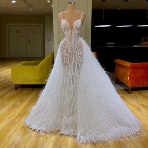 Vestidos de novia de dos piezas con perlas, vestidos de novia con tirantes finos de sirena, sobrefalda de plumas, vestidos de novia con tren desmontable