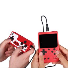 Twee spelers klassieke Bulit-400-in-1 handheld videogame console retro 8-bit ontwerp met gamepad color lcd display ondersteuning AV-uitvoerkabel inbegrepen