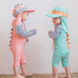 TwoPieces Baby Jongens Meisjes Lange Mouwen Badmode Onepiece Kids Antiuv Badpakken Zonnehoed 3D Dinosaurus Zwemmen Pak Leuke Badpak 230628