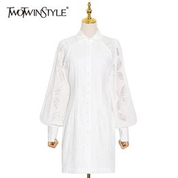 Twotwinstyle elegante massief geborduurde damesjurk revers lange mouwen mini jurken voor vrouwelijke mode kleding herfst 210517