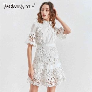 Twotwinstyle Hollow Out Elegant Dress for Women Rapel Korte mouw Hoge taille Witte jurken Vrouwelijke mode Zomerkleding 210517
