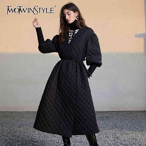 TWOTWINSTYLE Vintage épissage Argyle coton manteau pour femmes col en V à manches longues taille haute élégant Parkas femme mode 210517