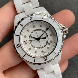 U1 Top AAA 3A Qualité Montre 33mm Femmes Saphir Verre Céramique Lunette Diamants Femmes Quartz Orologio Saphir Lumineux Geneve Montres Montres Montre de luxe 702