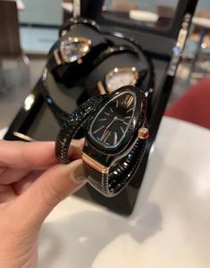 U1 Top AAA Klassiek Designer Horloge Dames Horloges Luxe Dame Vintage Quartz Slangenhorloge Gladde Klok Eenvoudige Horloges